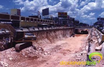 Comesolas trabajando en la construcción del túnel de la 27 de Febrero (1997-98)